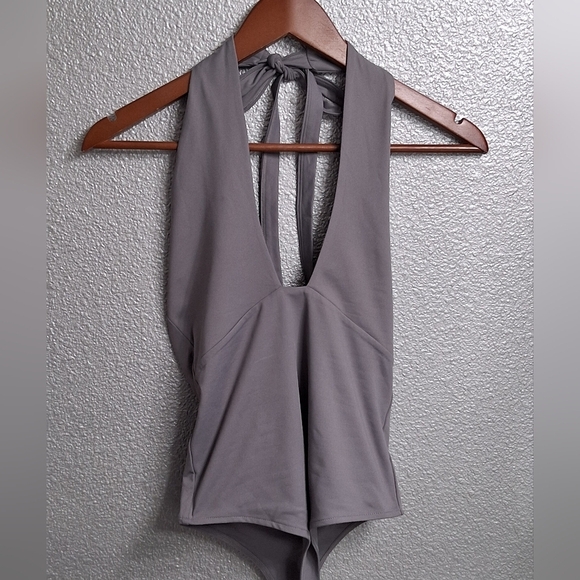 NWT Reo Rea Grey Plunging V Neck Halter Body Suit    Size S - Picture 8 of 12